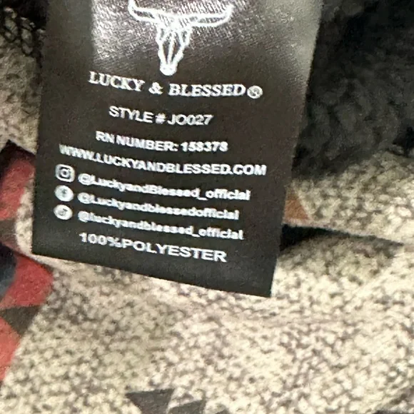 Lucky & Blessed Aztec Sherpa Jacket size Medium - Picture 6 of 16